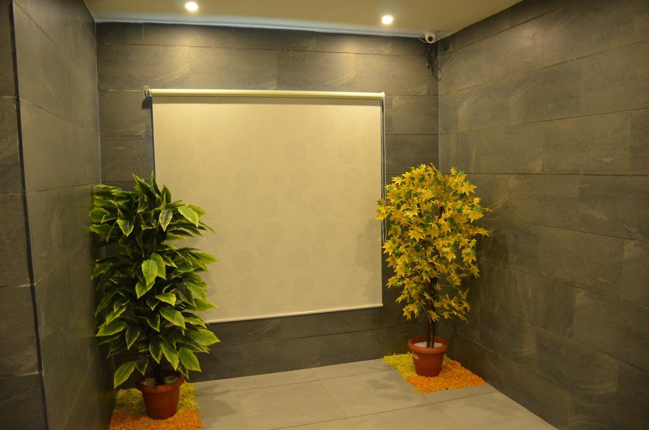Apple Residency Hotel Patan  Ngoại thất bức ảnh