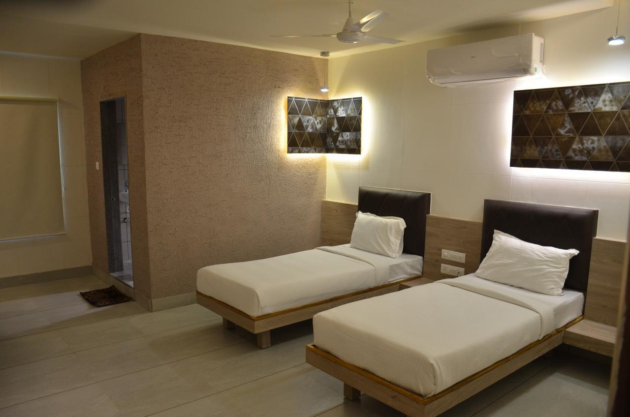 Apple Residency Hotel Patan  Ngoại thất bức ảnh