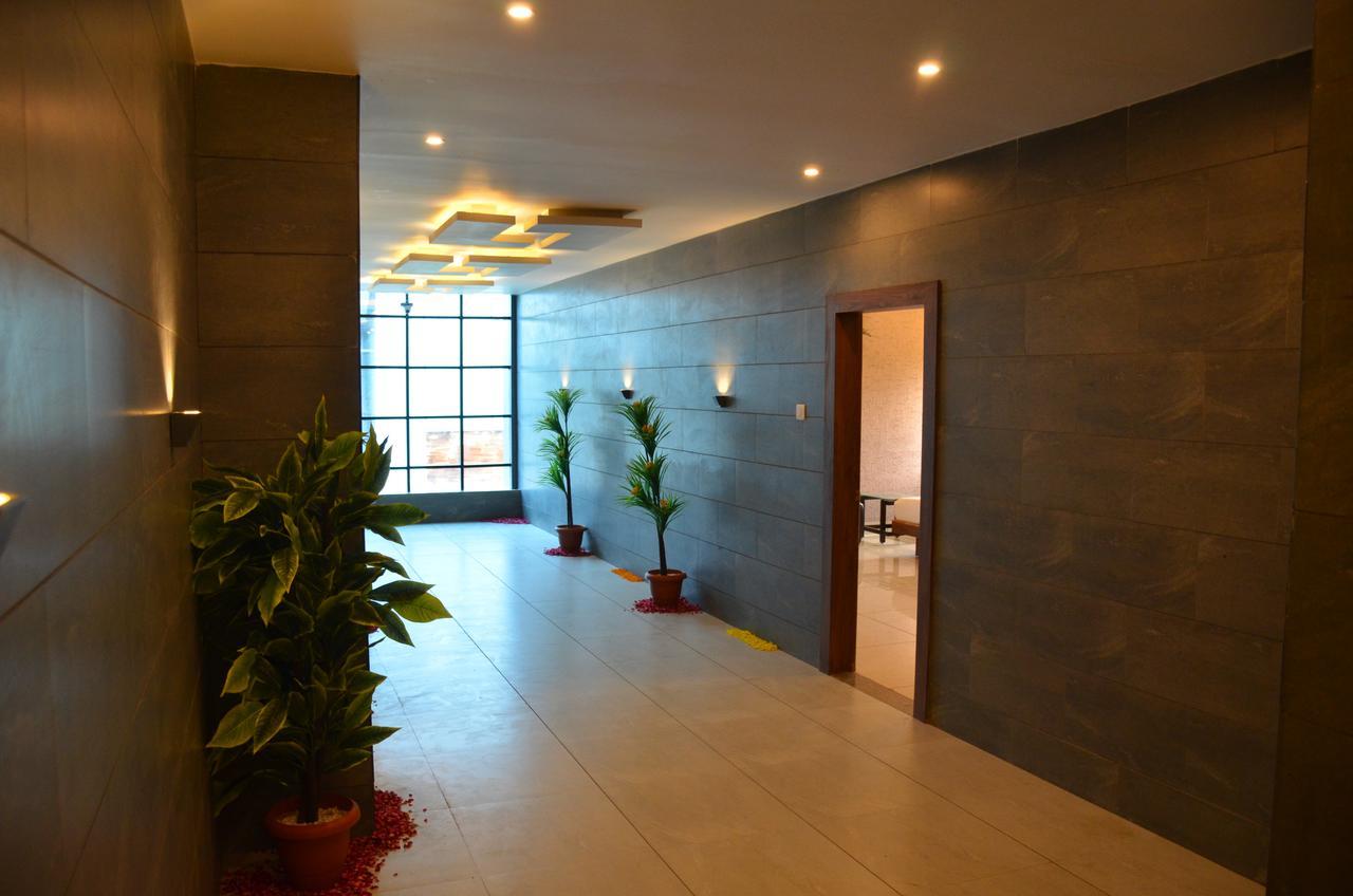 Apple Residency Hotel Patan  Ngoại thất bức ảnh