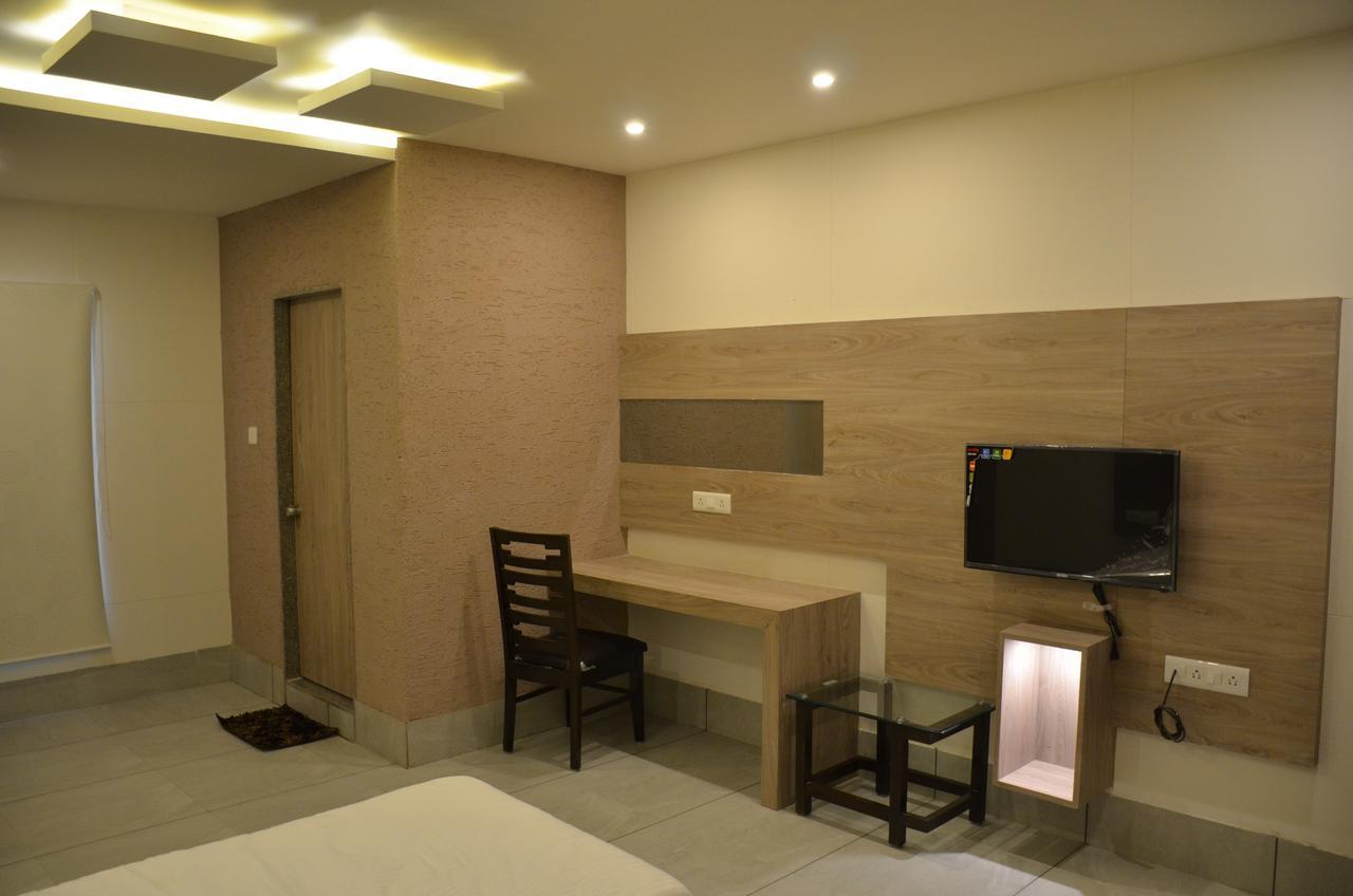 Apple Residency Hotel Patan  Ngoại thất bức ảnh