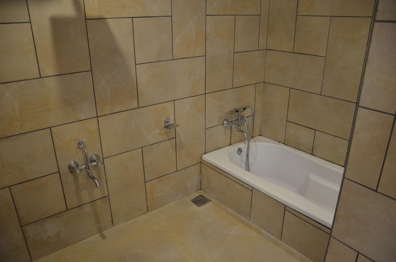 Apple Residency Hotel Patan  Ngoại thất bức ảnh