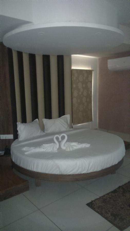 Apple Residency Hotel Patan  Ngoại thất bức ảnh