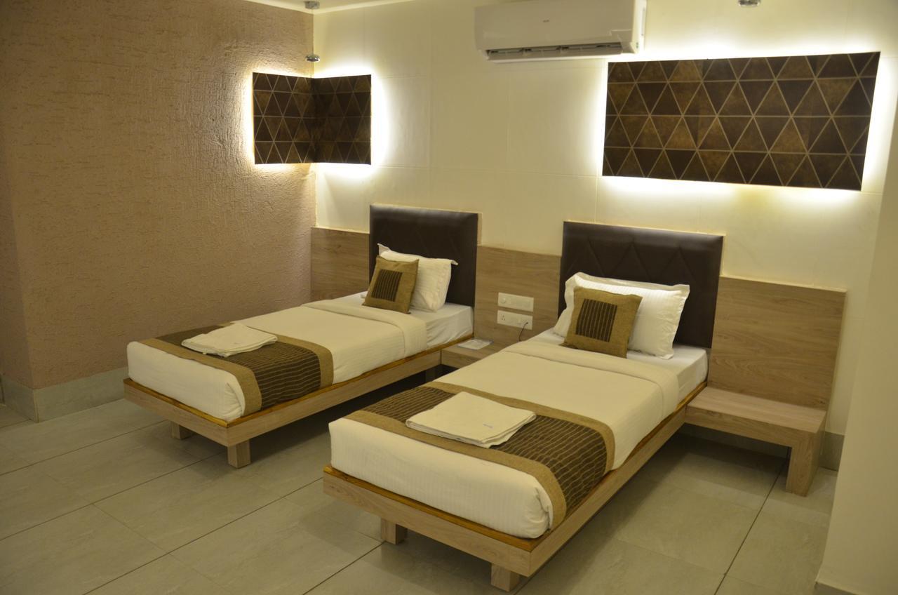 Apple Residency Hotel Patan  Ngoại thất bức ảnh