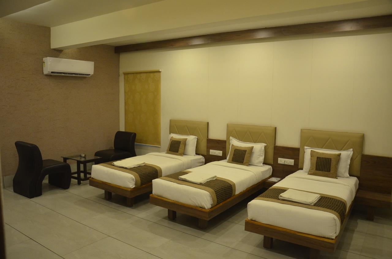 Apple Residency Hotel Patan  Ngoại thất bức ảnh
