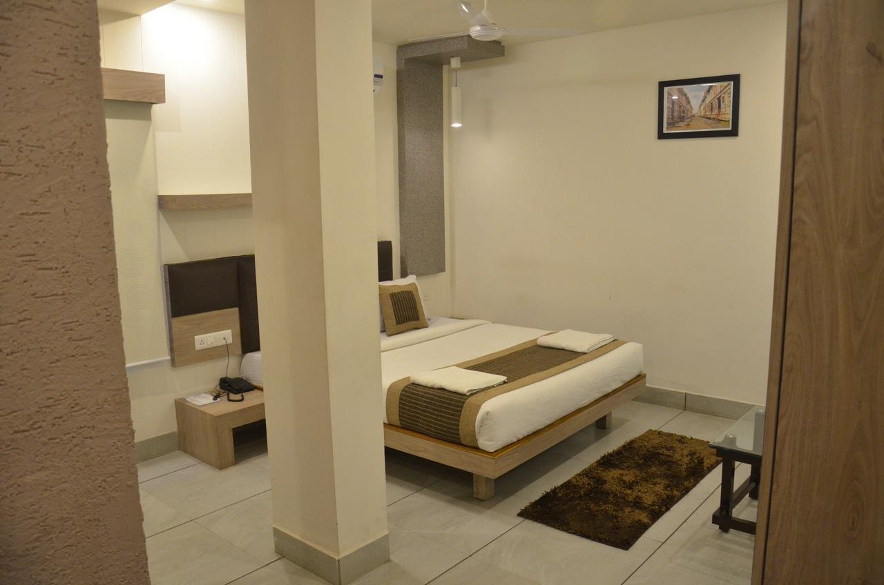 Apple Residency Hotel Patan  Ngoại thất bức ảnh