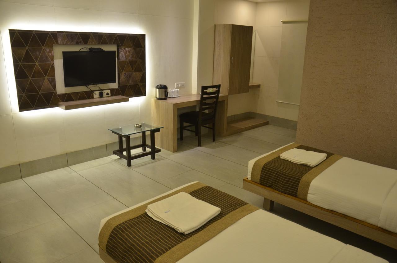 Apple Residency Hotel Patan  Ngoại thất bức ảnh