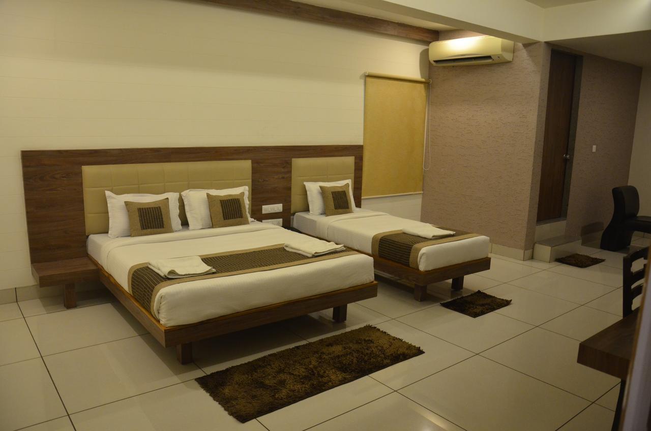 Apple Residency Hotel Patan  Ngoại thất bức ảnh