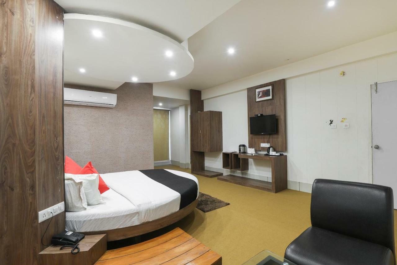 Apple Residency Hotel Patan  Ngoại thất bức ảnh