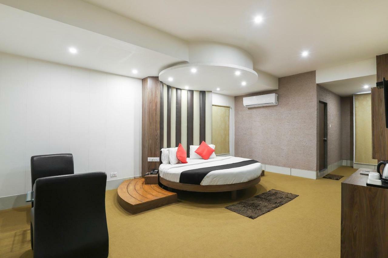Apple Residency Hotel Patan  Ngoại thất bức ảnh