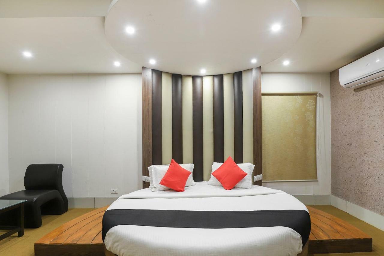 Apple Residency Hotel Patan  Ngoại thất bức ảnh