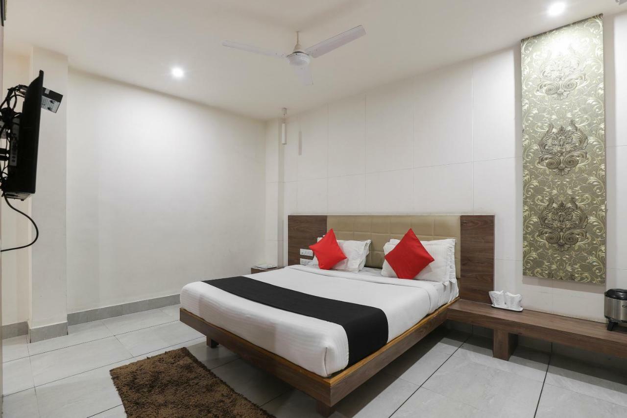 Apple Residency Hotel Patan  Ngoại thất bức ảnh