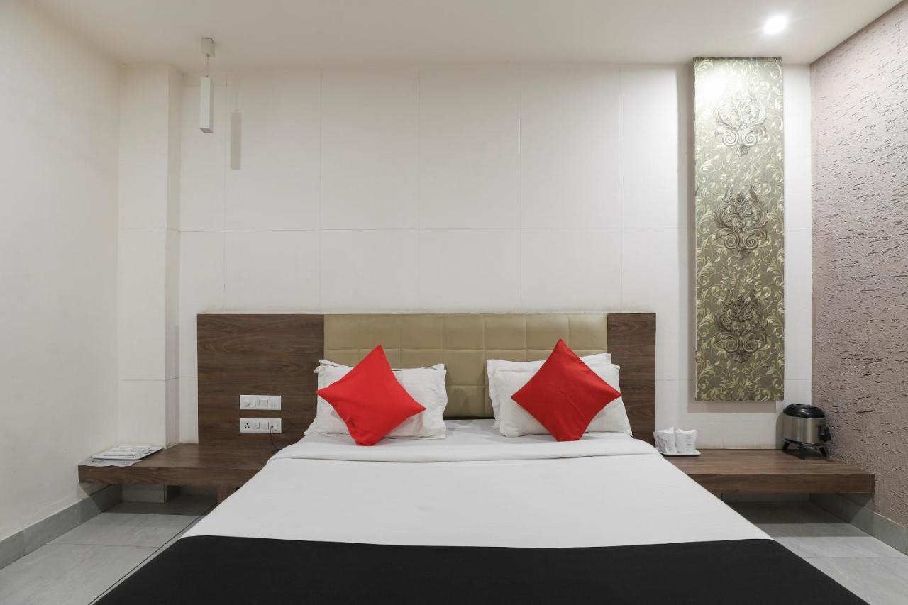 Apple Residency Hotel Patan  Ngoại thất bức ảnh